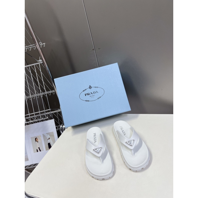 Pra*a slippers